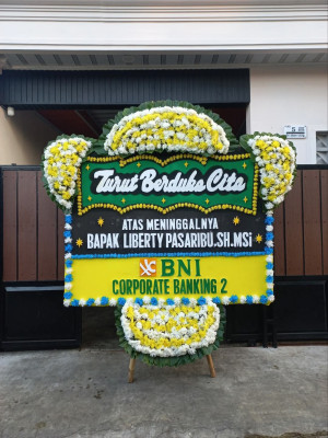 Papan Bunga Duka di Cipandanwangi