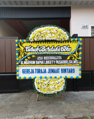 Papan Bunga Duka di Cipandanwangi