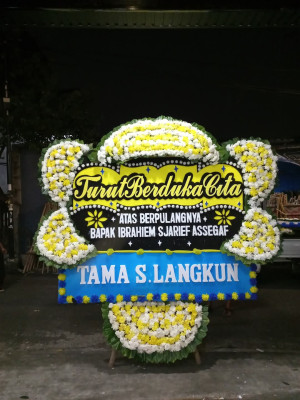 Papan Bunga Duka di Cipandanwangi